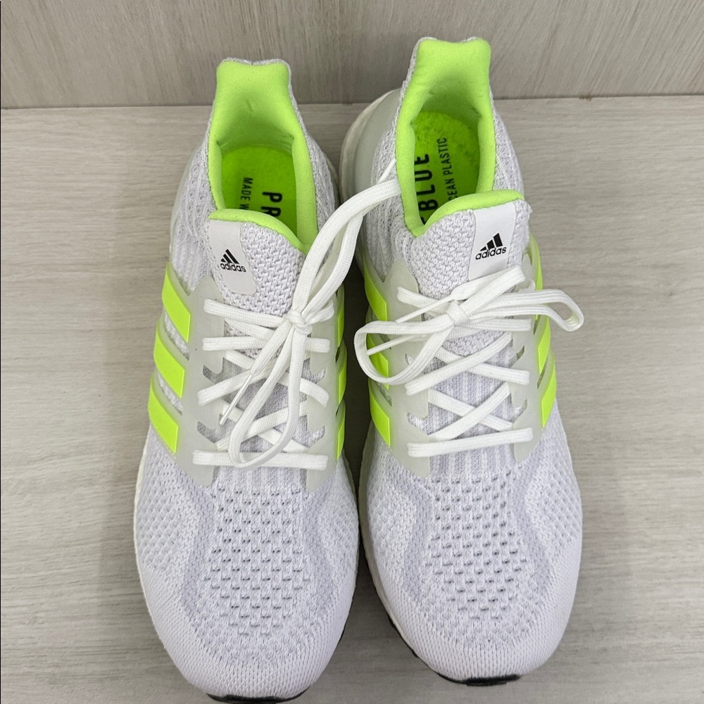 Adidas Ultra Boost - Picture 3 of 10